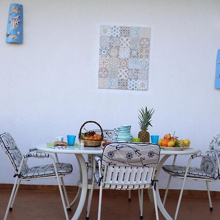 Villa Yellow House Ликата Номер фото