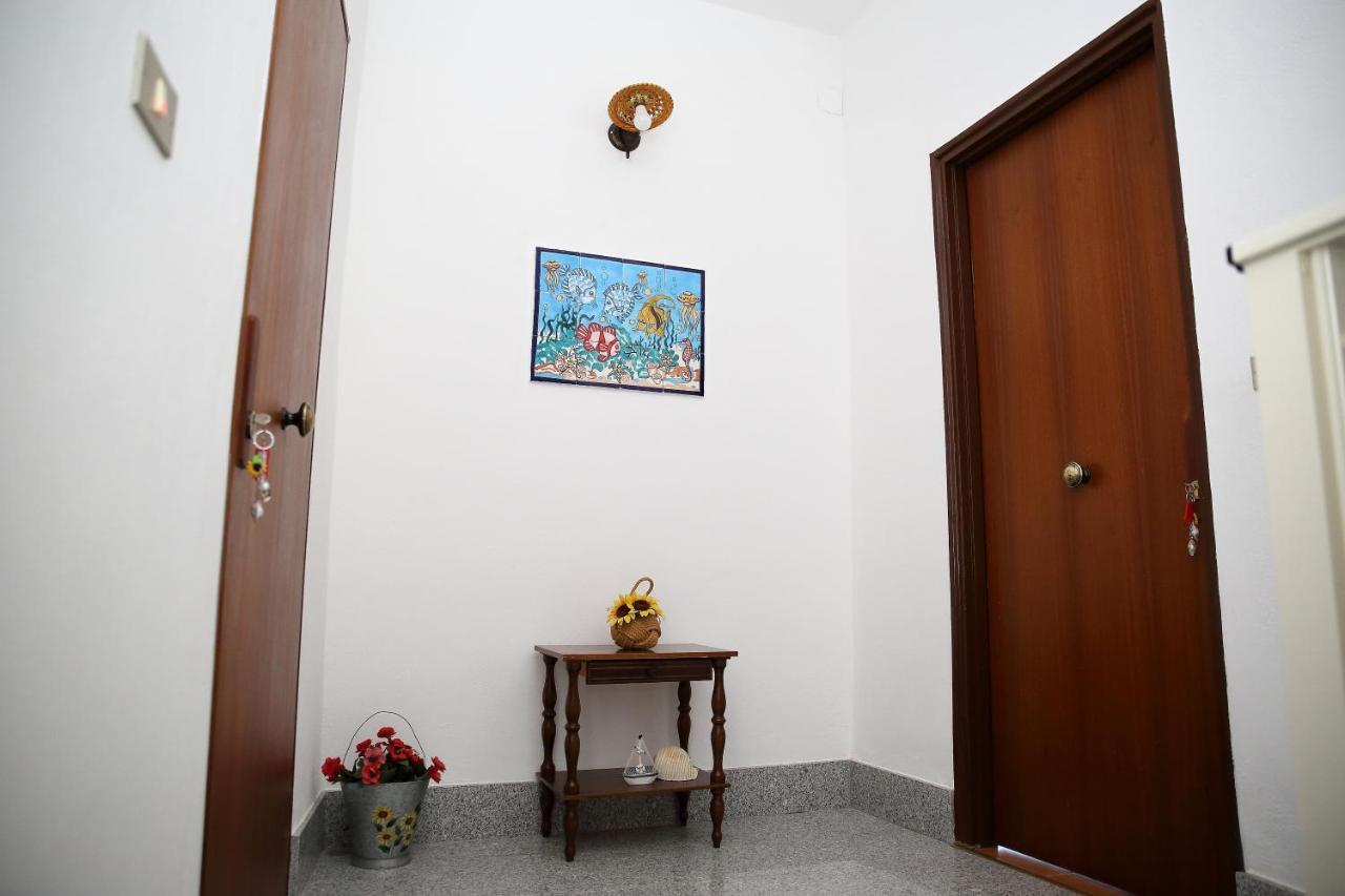Villa Yellow House Ликата Номер фото