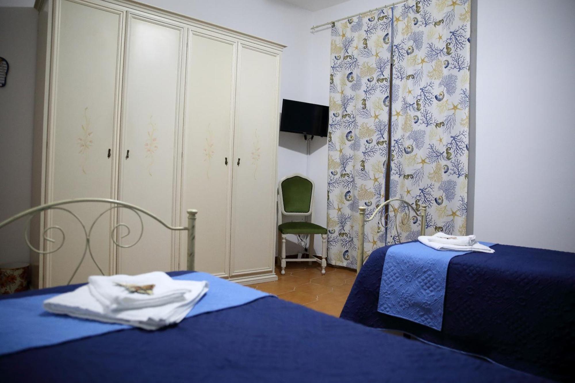 Villa Yellow House Ликата Номер фото